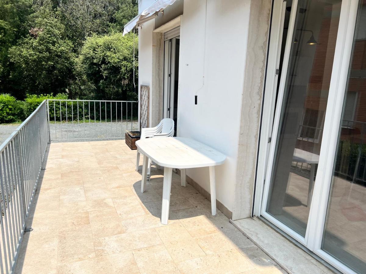 I Lecci Villa Livorno Exterior photo